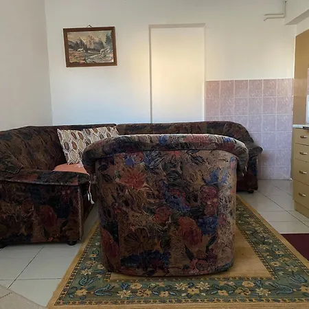 لاف شقة بيهاتش