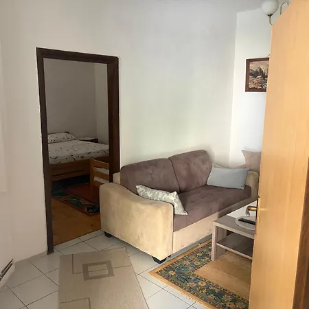 Lav Apartment *